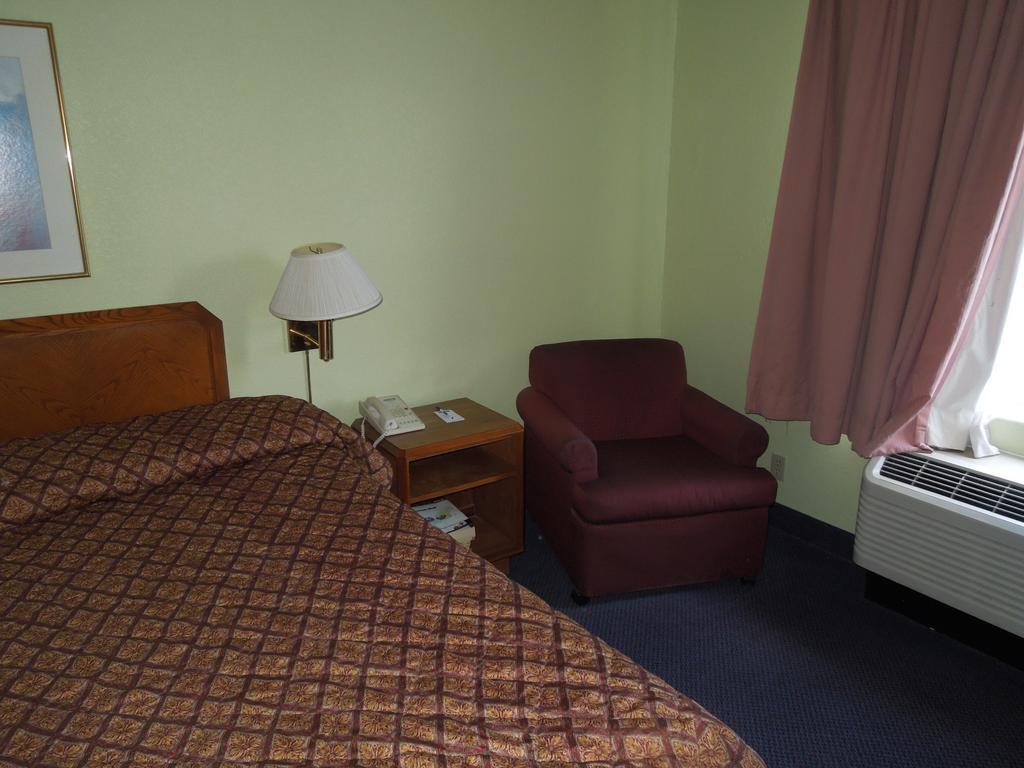 Travelodge - Cincinnati Sharonville Habitación foto