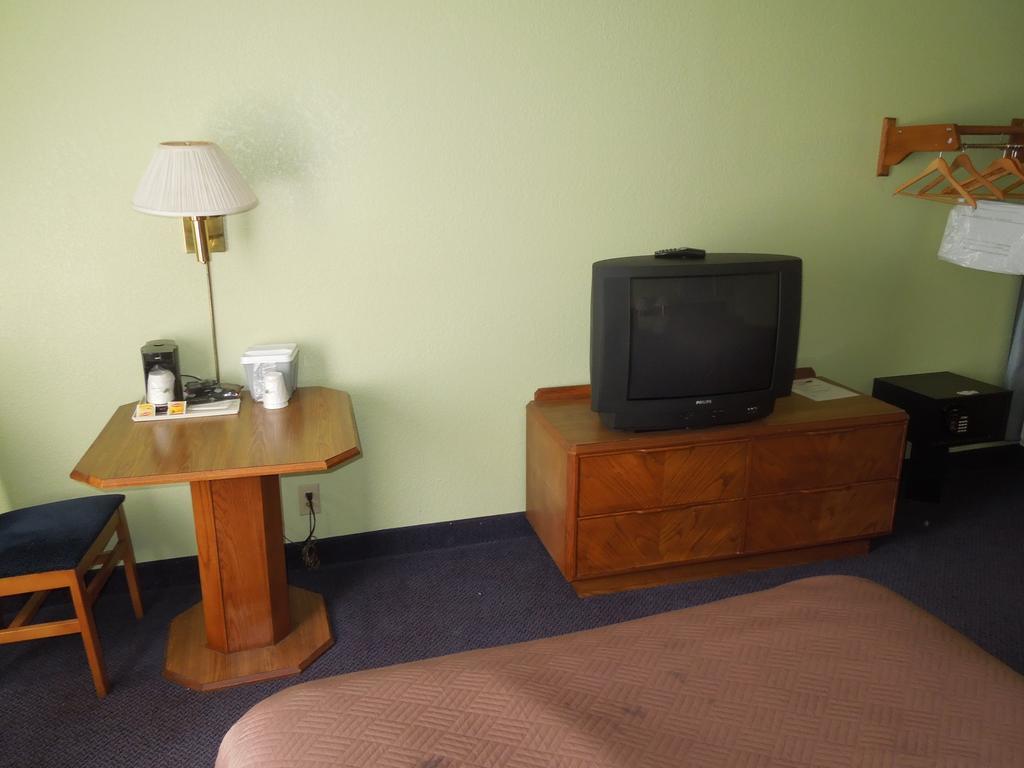 Travelodge - Cincinnati Sharonville Habitación foto