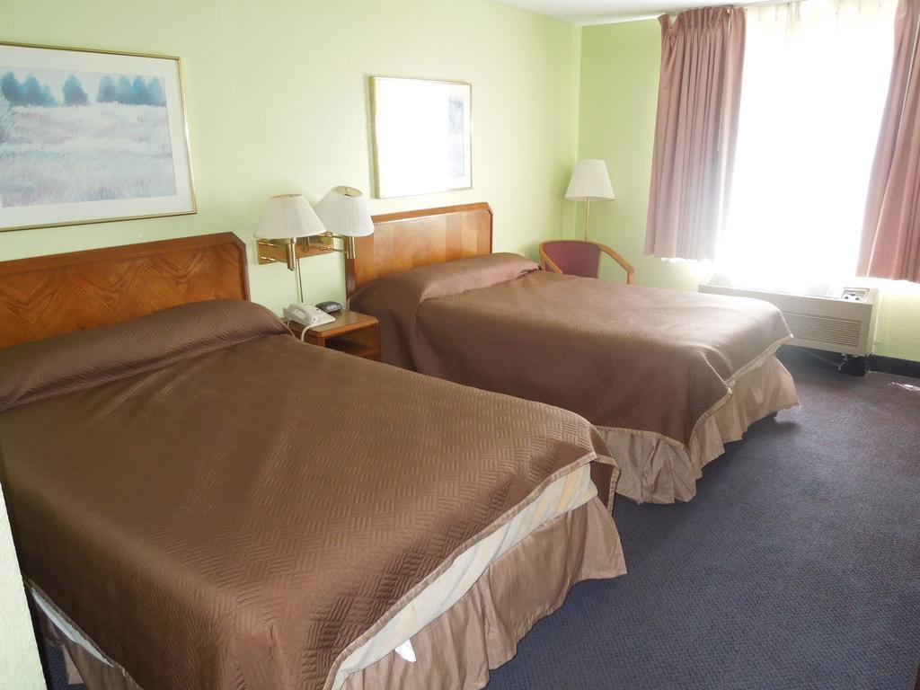 Travelodge - Cincinnati Sharonville Habitación foto