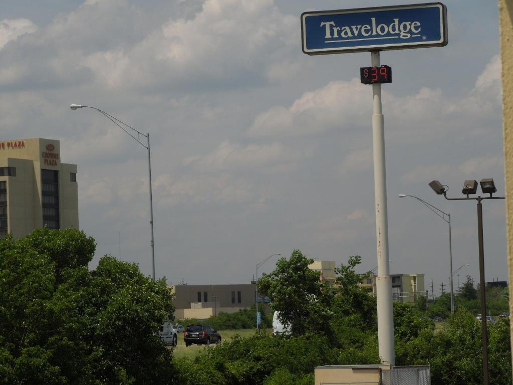 Travelodge - Cincinnati Sharonville Exterior foto
